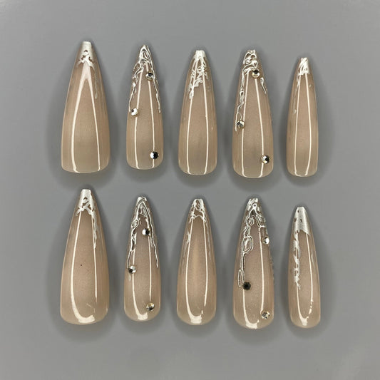 Y2K Silver Metallic Stiletto Nail Set